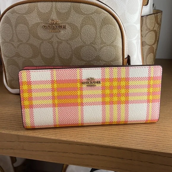 Coach Slim Wallet With Garden Plaid Print
IM/Taffy Multi NWT - Picture 12 of 16